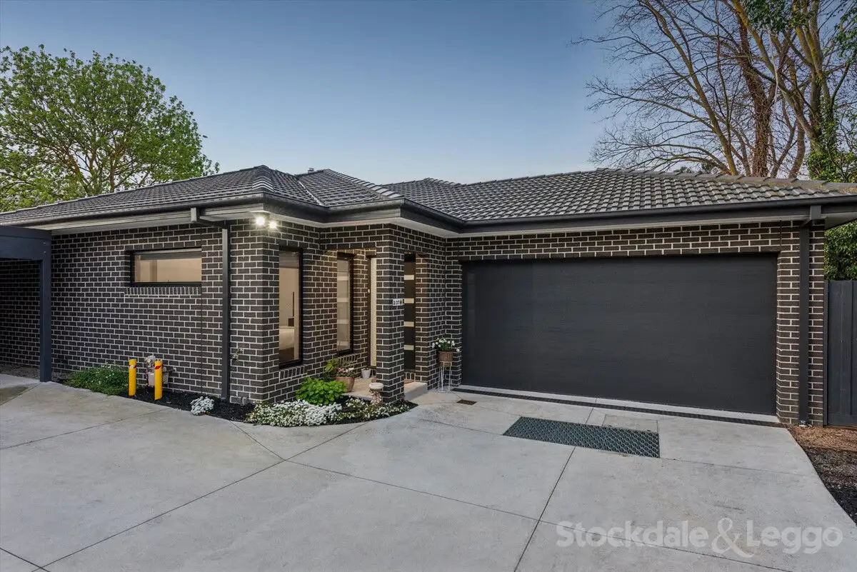 Main view of Homely house listing, 2/37 Beresford Road, Lilydale VIC 3140