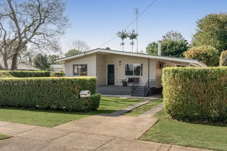 37 South Street, Rangeville QLD 4350