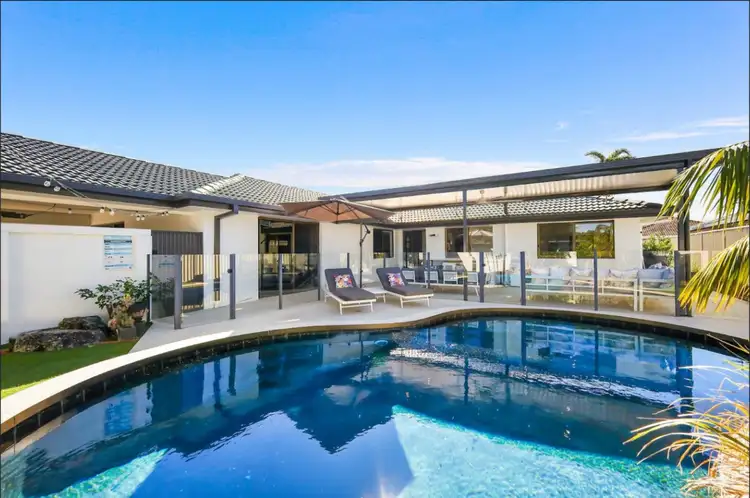 8 Tartan Court, Mermaid Waters QLD 4218
