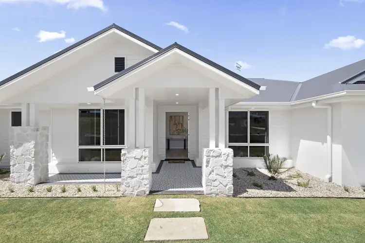 99 Summit Drive, Mount Rascal QLD 4350