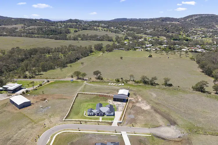 99 Summit Drive, Mount Rascal QLD 4350