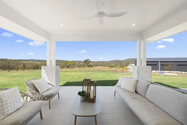 99 Summit Drive, Mount Rascal QLD 4350