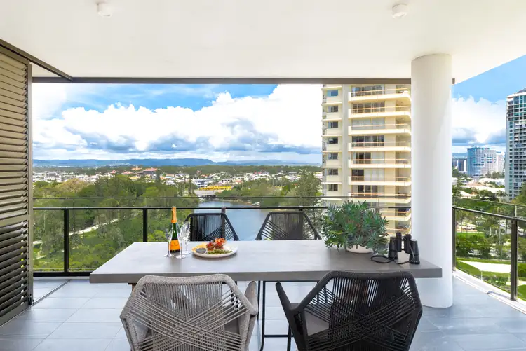 902/5 Pacific Street, Main Beach QLD 4217