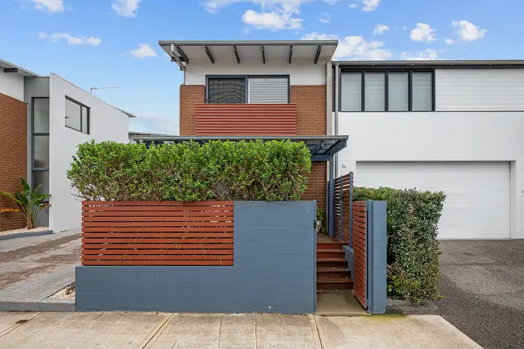 2/30 Winsor Street, Merewether NSW 2291