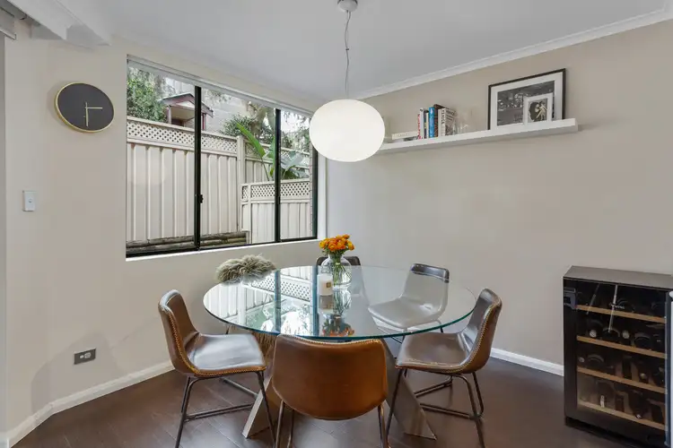 512 Victoria Road
