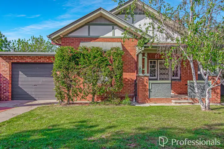 16 Gormly Avenue, Wagga Wagga NSW 2650