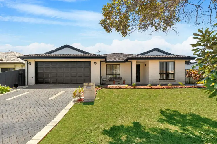 8 Biggera Court, Sandstone Point QLD 4511