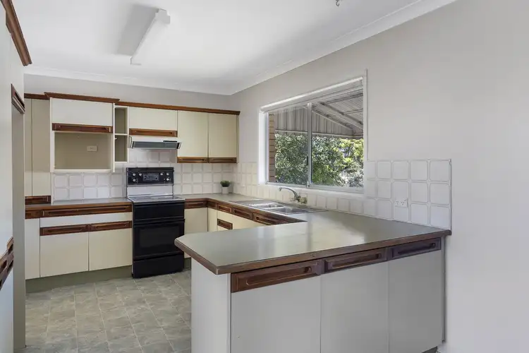 Third view of Homely house listing, 4 Parari Street, Mansfield QLD 4122