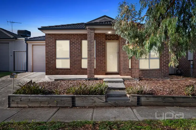 Main view of Homely unit listing, 2/1 Sirius Way, Kurunjang VIC 3337