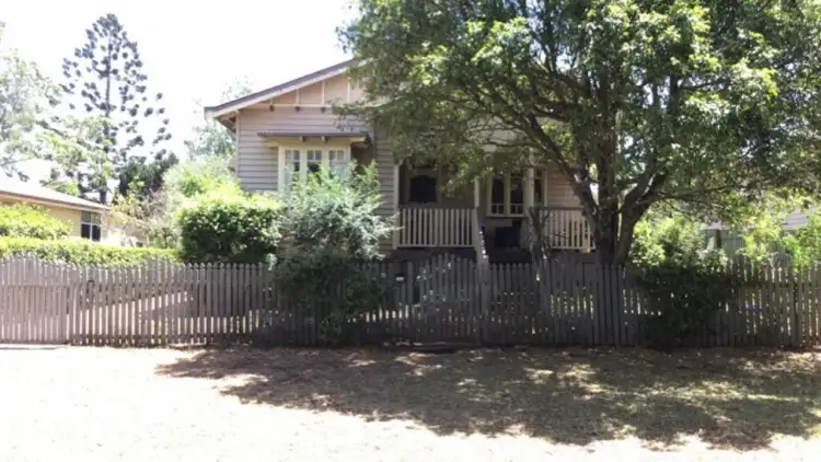33 Collins Street, Mount Lofty QLD 4350