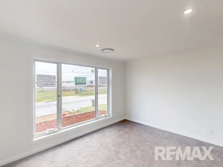 Second view of Homely semi-detached listing, 5 Roto Street, Gobbagombalin NSW 2650