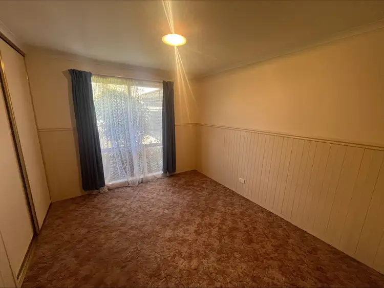 Fifth view of Homely house listing, 8 Mayfair Court, Traralgon VIC 3844