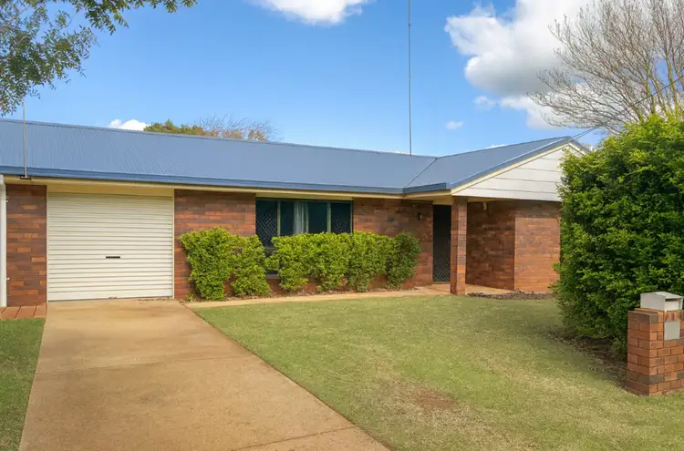 10 Brendanbri Street, Kearneys Spring QLD 4350