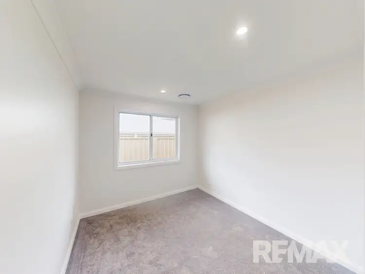 Fifth view of Homely semi-detached listing, 7 Roto Street, Gobbagombalin NSW 2650