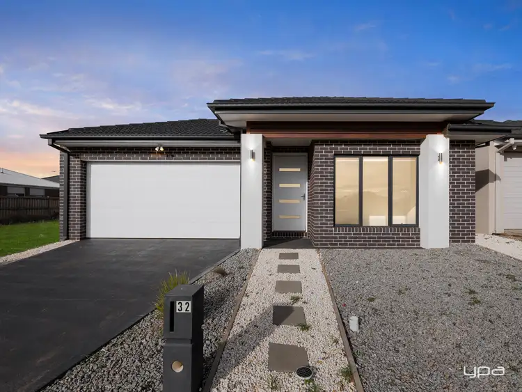 32 Whitecross Drive