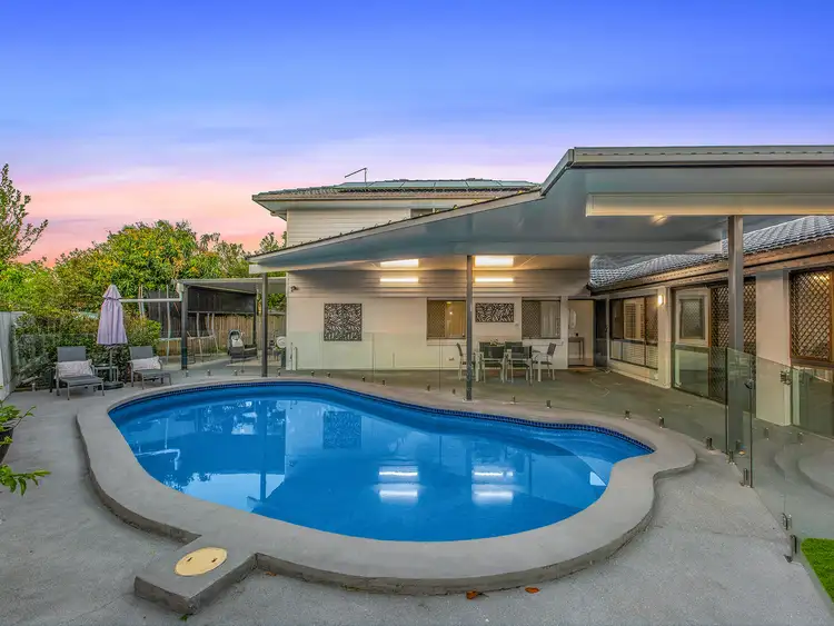 4 Compass Close, Jamboree Heights QLD 4074
