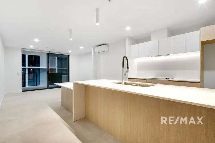 802/21 Carl Street, Woolloongabba QLD 4102