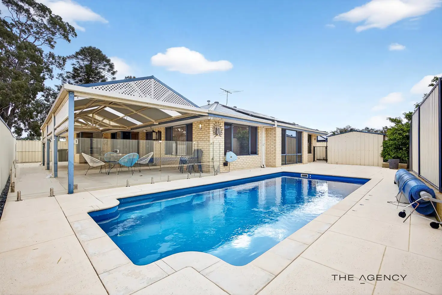 Forrestfield 4 Slaapkamer Premium Family Home in a Park Front Position