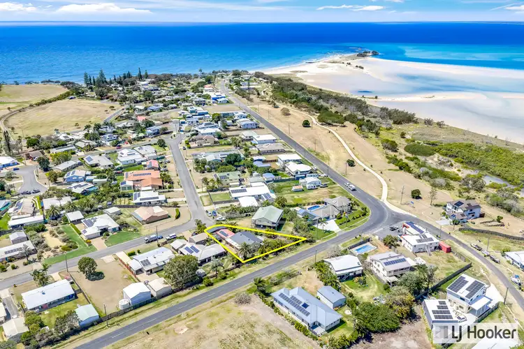 43 Blue Water Drive, Elliott Heads QLD 4670