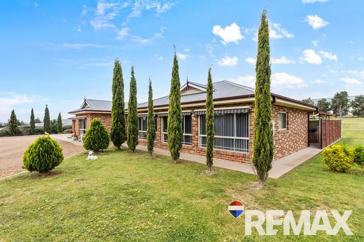 7 Loughan Road, Junee NSW 2663