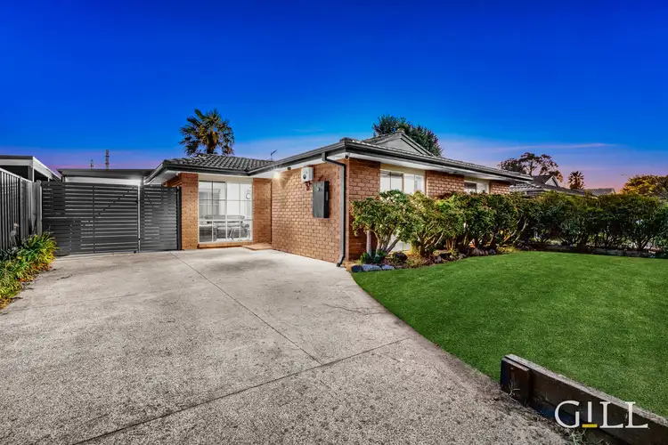 42 Collins Crescent, Berwick VIC 3806
