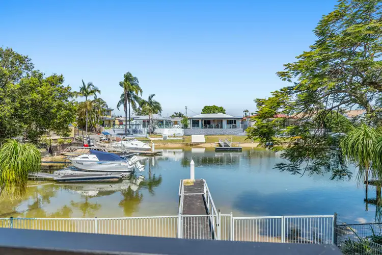 4 Andrew Avenue, Broadbeach Waters QLD 4218