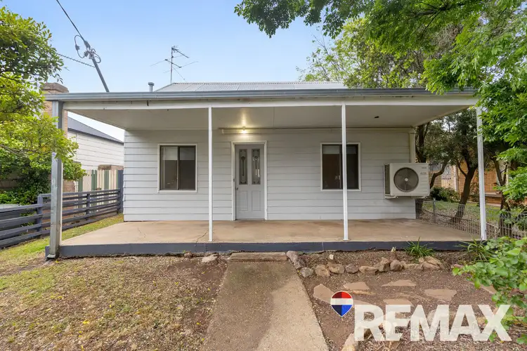 6 Broadway Street, Junee NSW 2663