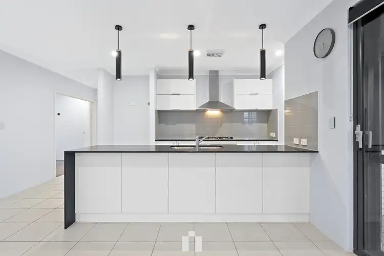 7 Halite Way, Treeby WA 6164