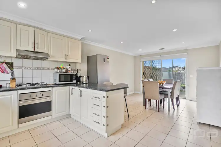 Sixth view of Homely unit listing, 2/3 Balmoral Close, Hillside VIC 3037
