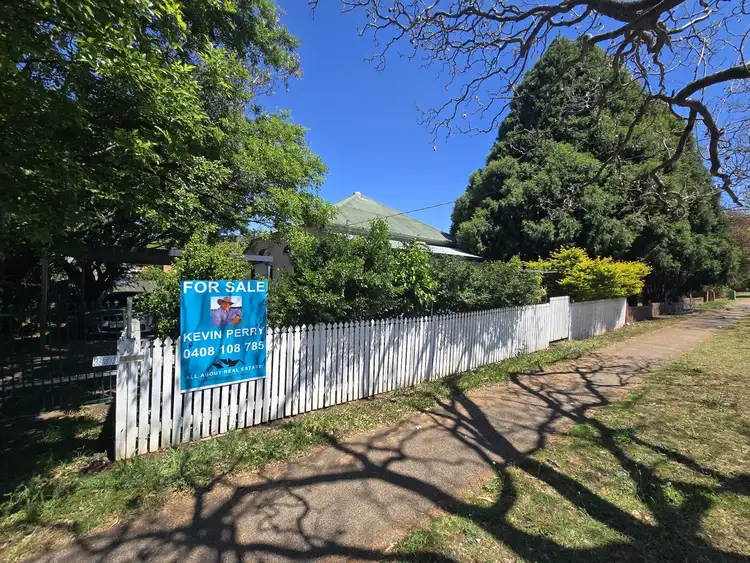 270 James Street, Newtown QLD 4350