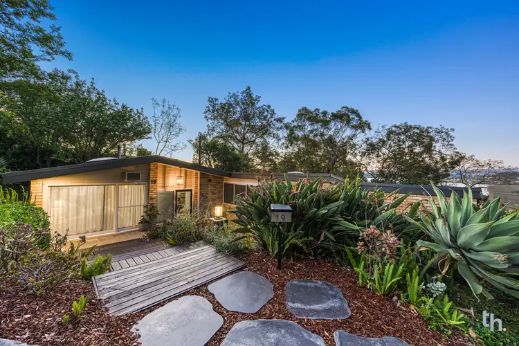 19 Harkins Street, Eleebana NSW 2282