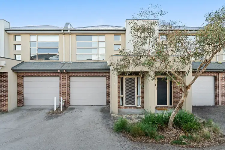 3/16-20 Honeysuckle Close, Pakenham VIC 3810