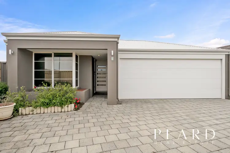 23 Crown Point Crescent