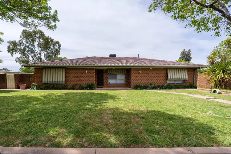 1 Gunyah Place, Glenfield Park NSW 2650