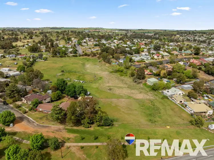 69 Hiscock Avenue, Junee NSW 2663