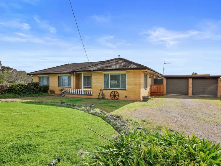 23 Mount Road, Mortlake VIC 3272