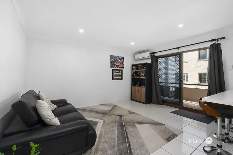 Sixth view of Homely unit listing, 4/30 Wellington Street, Coorparoo QLD 4151