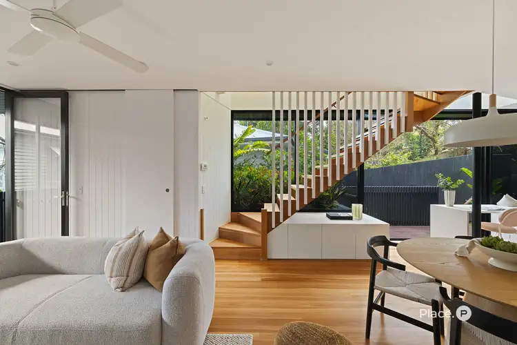 1/12 Longfellow Street, Norman Park QLD 4170