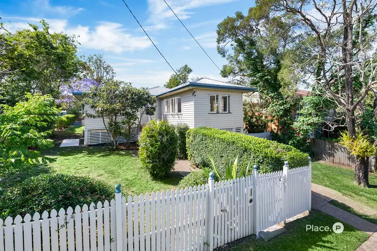 11 Seventeen Mile Rocks Road