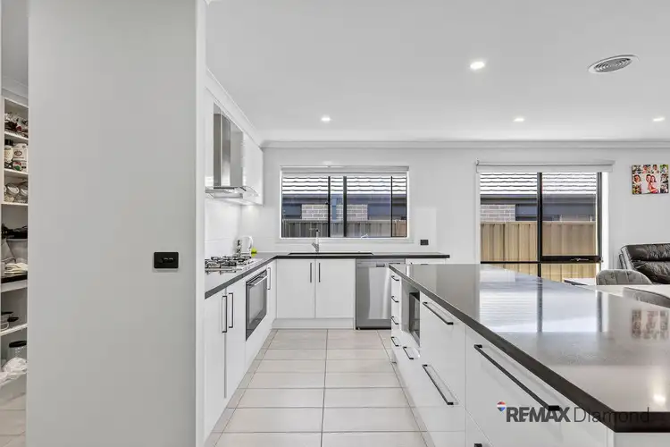 11 Heavenly Cr, Pakenham VIC 3810