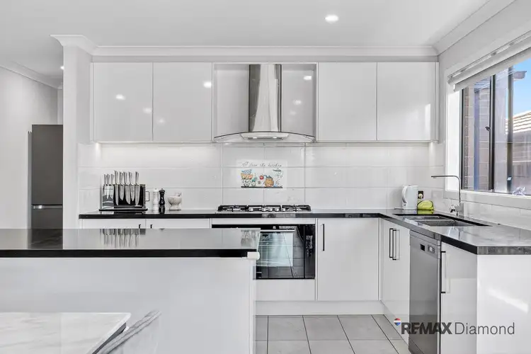 11 Heavenly Cr, Pakenham VIC 3810