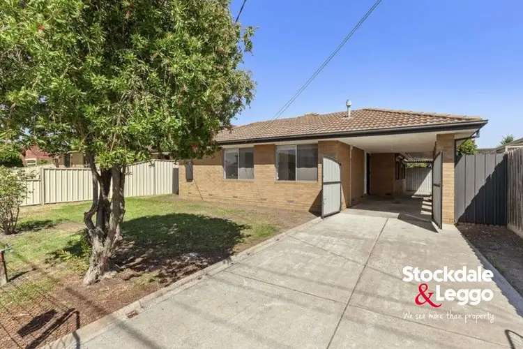 16 Cassandra Drive, Gladstone Park VIC 3043