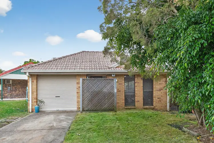 2 River Gum Close