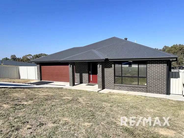 15 Sunvale Crescent, Estella NSW 2650