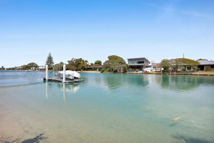 10 Parnki Parade, Palm Beach QLD 4221