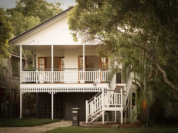 33 Essex Road, Indooroopilly QLD 4068