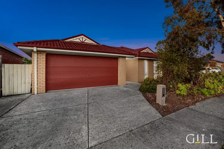 30 Stephellen Way, Cranbourne West VIC 3977