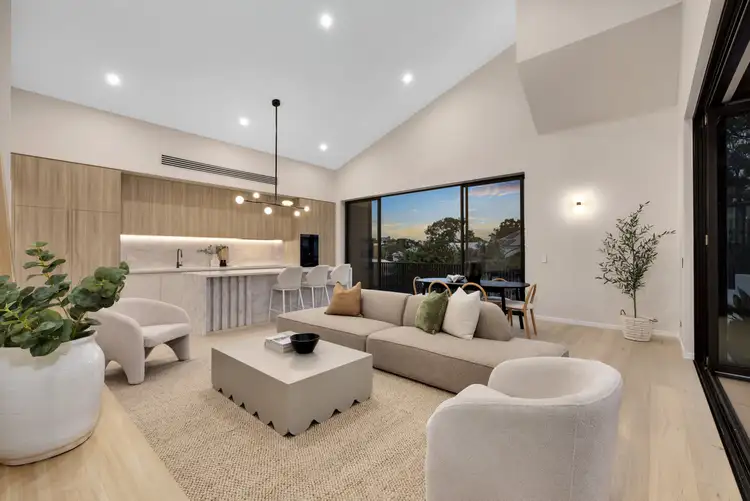 2 Mayne Street, Toowong QLD 4066