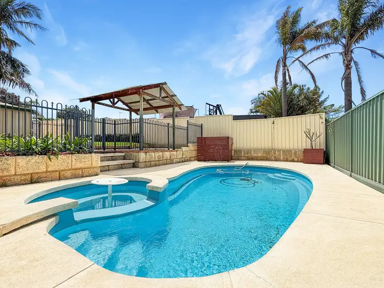 5 Willmott Close, Halls Head WA 6210