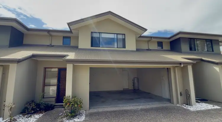 2/8 Gordon Street, Labrador QLD 4215